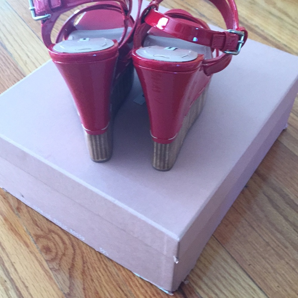 Miu Miu red patent leather wedges new - Picture 5 of 8